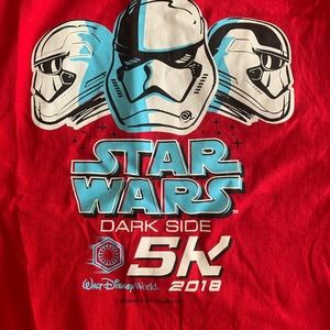 RunDisney 2018 Star Wars Darkside 5k T-shirt size Larve